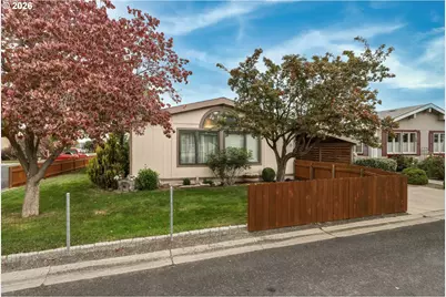 910 Cowl St #21, Milton-Freewater, OR 97862 - Photo 1