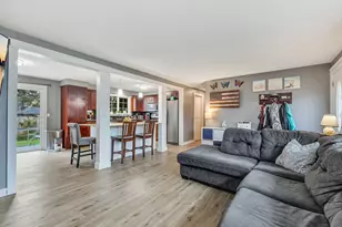 805 S King St, Seaside, OR 97138 - Photo 8