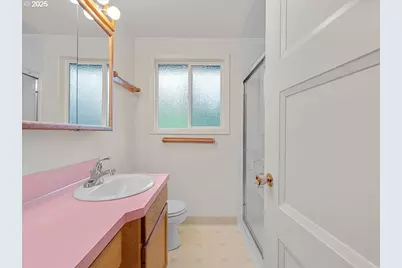 8331 SE Carnation St, Milwaukie, OR 97267 - Photo 14