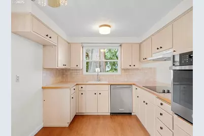 8331 SE Carnation St, Milwaukie, OR 97267 - Photo 24