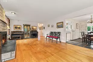 559 NE 167th Pl, Portland, OR 97230 - Photo 4