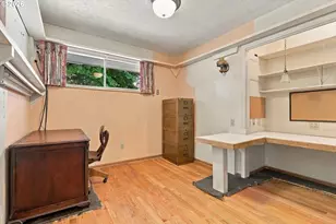 559 NE 167th Pl, Portland, OR 97230 - Photo 10