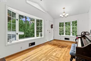559 NE 167th Pl, Portland, OR 97230 - Photo 8