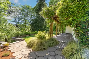 416 NW Hermosa Blvd, Portland, OR 97210 - Photo 36