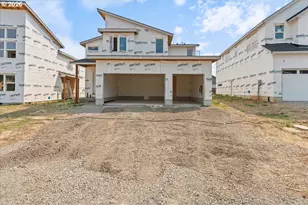 16710 SE Multnomah Falls Dr, Happy Valley, OR 97086 - Photo 2