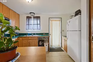 416 Glen Ave, Sutherlin, OR 97479 - Photo 10