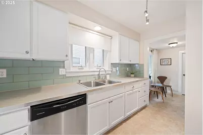 6815 N Smith St, Portland, OR 97203 - Photo 8