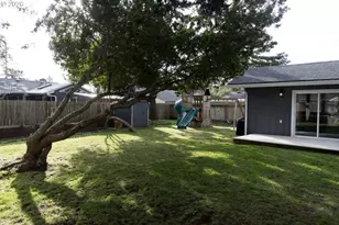 2040 20th St, Florence, OR 97439 - Photo 36