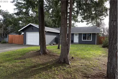 2040 20th St, Florence, OR 97439 - Photo 2