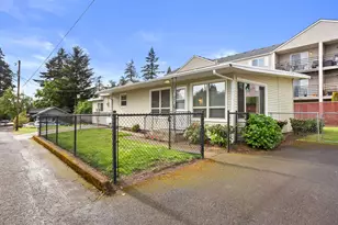 2216 E 18th St, Vancouver, WA 98661 - Photo 2
