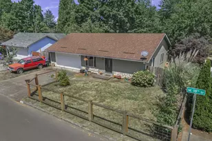 1585 NE 18th St, Gresham, OR 97030 - Photo 2