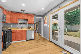 1585 NE 18th St, Gresham, OR 97030 - Photo 6