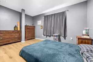 1585 NE 18th St, Gresham, OR 97030 - Photo 12