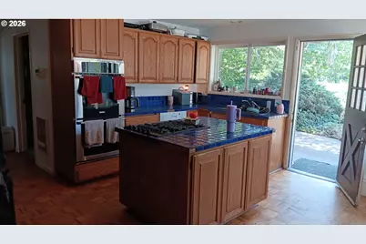 28393 Royal Ave, Eugene, OR 97402 - Photo 4