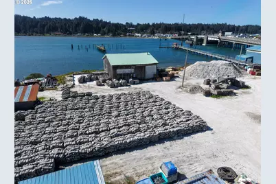 63234 Troller Rd, Coos Bay, OR 97420 - Photo 18