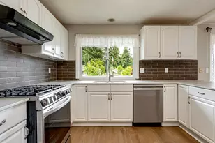8603 SW Talawa Dr, Tualatin, OR 97062 - Photo 10