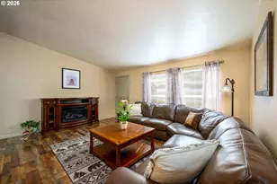 845 Sea St, Sutherlin, OR 97479 - Photo 4