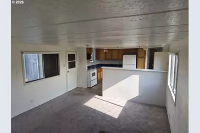 581 NE Alameda Ave #56, Roseburg, OR 97470 - Photo 2