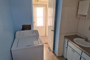 581 NE Alameda Ave, Roseburg, OR 97470 - Photo 6