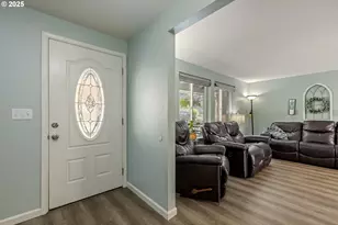 1870 Lakeview Dr, Sutherlin, OR 97479 - Photo 18