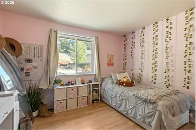 1870 Lakeview Dr, Sutherlin, OR 97479 - Photo 36