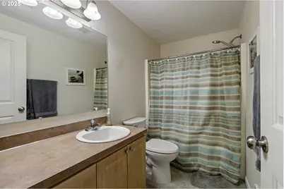 1870 Lakeview Dr, Sutherlin, OR 97479 - Photo 40