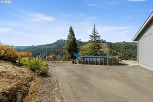 1870 Lakeview Dr, Sutherlin, OR 97479 - Photo 10