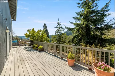 1870 Lakeview Dr, Sutherlin, OR 97479 - Photo 16