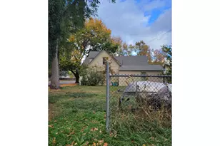 2203 N Fir St, La Grande, OR 97850 - Photo 2