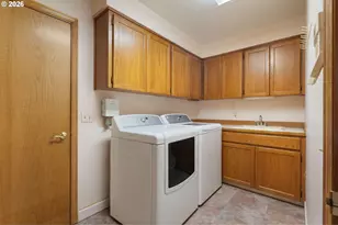 7805 SW Gearhart Dr, Beaverton, OR 97007 - Photo 14