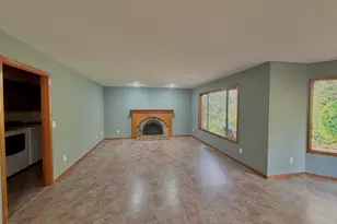 7805 SW Gearhart Dr, Beaverton, OR 97007 - Photo 8