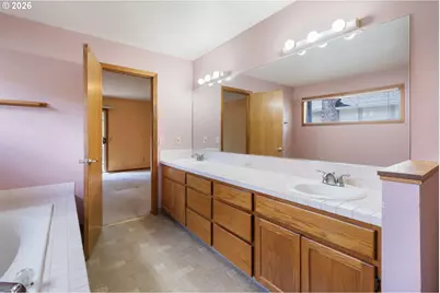7805 SW Gearhart Dr, Beaverton, OR 97007 - Photo 34