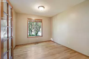7805 SW Gearhart Dr, Beaverton, OR 97007 - Photo 10