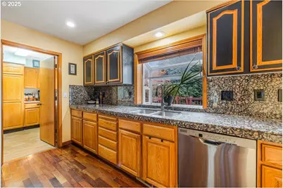 4738 NE 48th Pl, Portland, OR 97218 - Photo 10