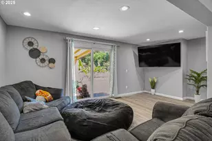 16637 NE Hassalo St, Portland, OR 97230 - Photo 8