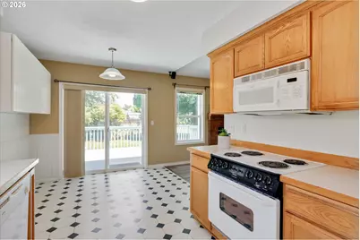 18918 Highland Dr, Oregon City, OR 97045 - Photo 14