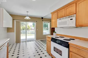 18918 Highland Dr, Oregon City, OR 97045 - Photo 14