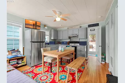 310 Avenue K, Seaside, OR 97138 - Photo 2