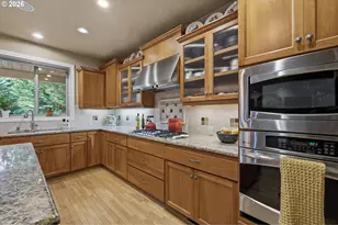 5352 Washington Ct, Lake Oswego, OR 97035 - Photo 4