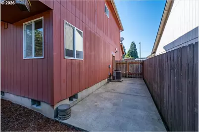 374 NE Burma Ct, Salem, OR 97301 - Photo 36