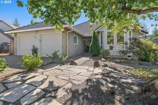 1615 NW Barnsley Ct, Portland, OR 97229 - Photo 2