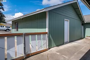 2731 W Lorraine Ave, Roseburg, OR 97471 - Photo 46