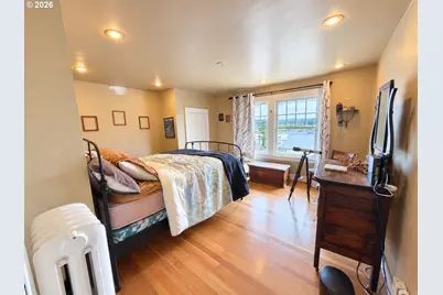 414 Hall Ave, Coos Bay, OR 97420 - Photo 16