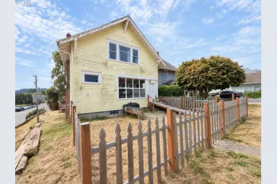 414 Hall Ave, Coos Bay, OR 97420 - Photo 4