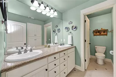 2011 River Loop 1, Eugene, OR 97404 - Photo 22