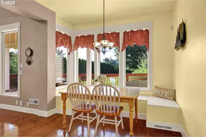 2011 River Loop 1, Eugene, OR 97404 - Photo 12