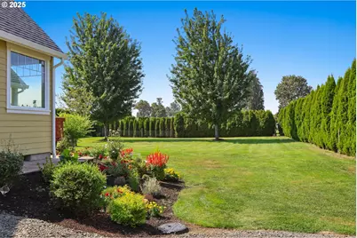 2011 River Loop 1, Eugene, OR 97404 - Photo 26