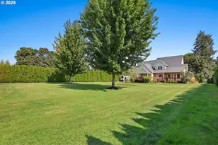 2011 River Loop 1, Eugene, OR 97404 - Photo 4