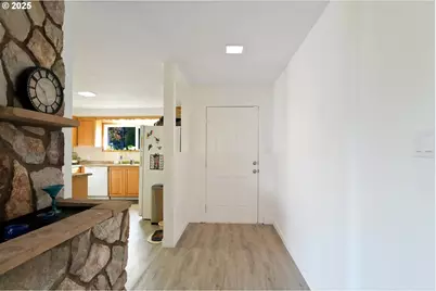 8975 S Pacific Hwy, Monmouth, OR 97361 - Photo 2