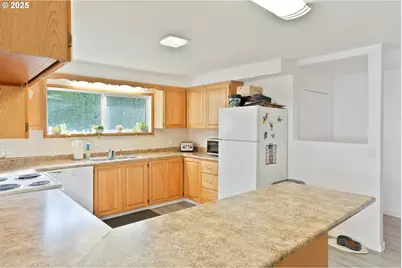 8975 S Pacific Hwy, Monmouth, OR 97361 - Photo 6